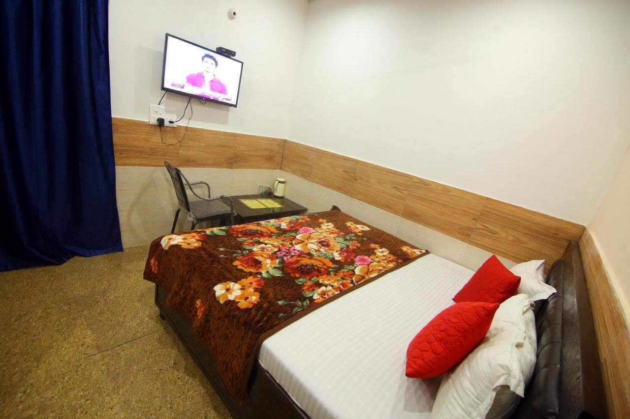 Hotel Amron45 Chandigarh Exterior photo