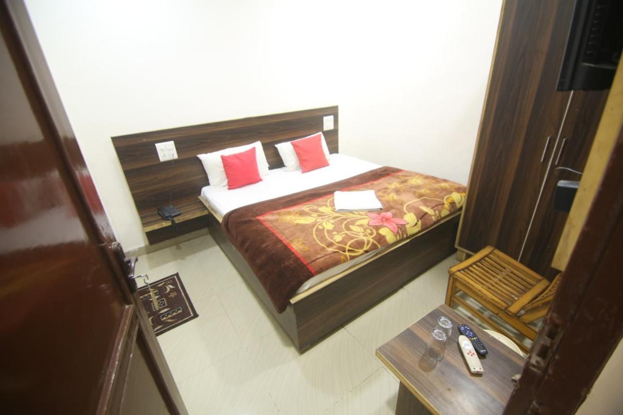 Hotel Amron45 Chandigarh Exterior photo