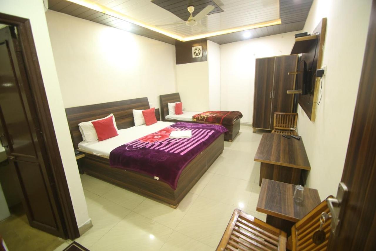 Hotel Amron45 Chandigarh Exterior photo